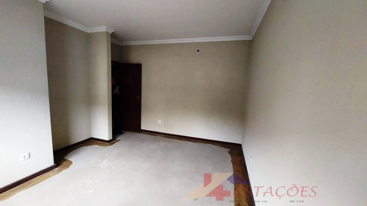 Prédio para Venda em Pedrouços Foto 18