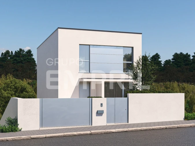 Moradia T4 para Venda em Madalena Foto 1