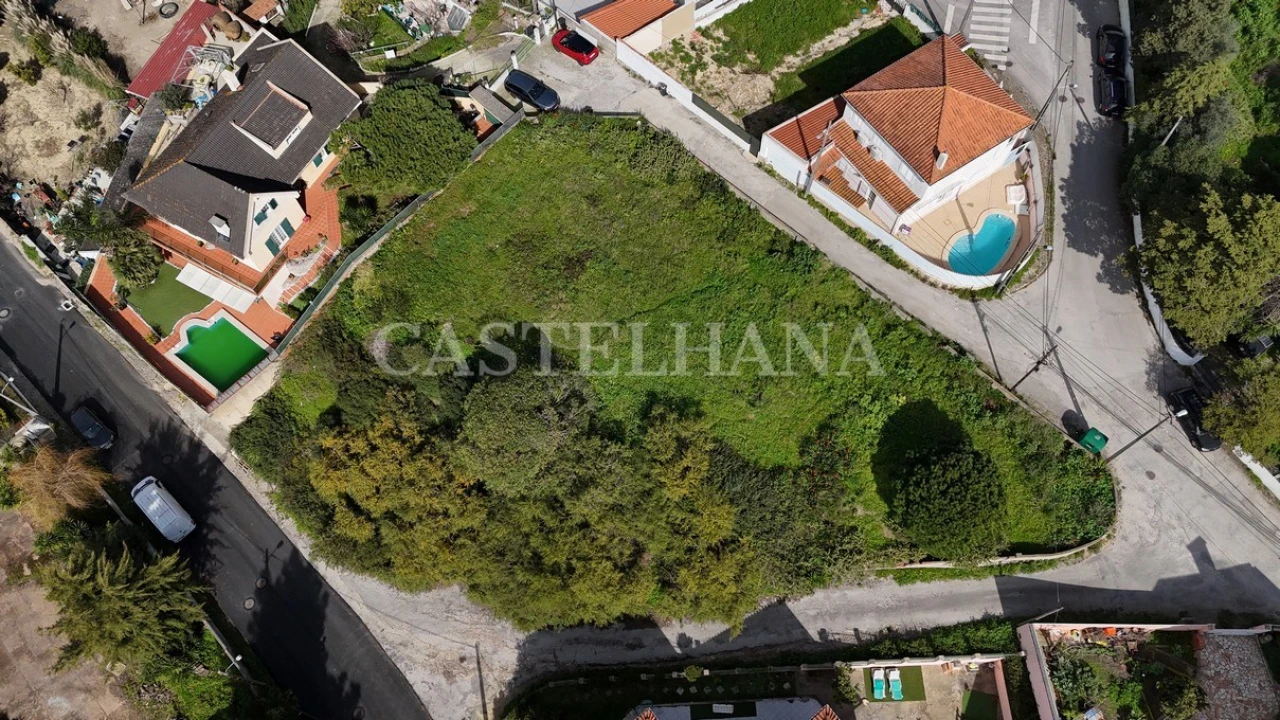Terreno para Venda em Charneca de Caparica e Sobreda Foto 1