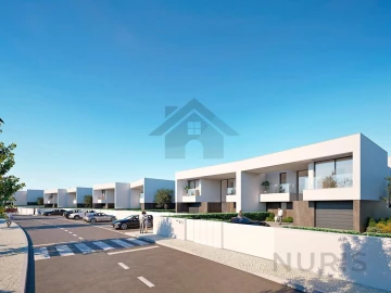 Moradia T4 para Venda em Lagos (São Sebastião e Santa Maria)