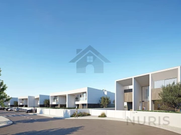 Moradia T4 para Venda em Lagos (São Sebastião e Santa Maria)