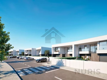 Moradia T4 para Venda em Lagos (São Sebastião e Santa Maria)