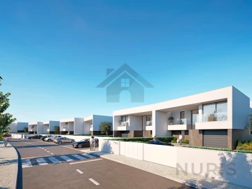 Moradia T4 para Venda em Lagos (São Sebastião e Santa Maria)