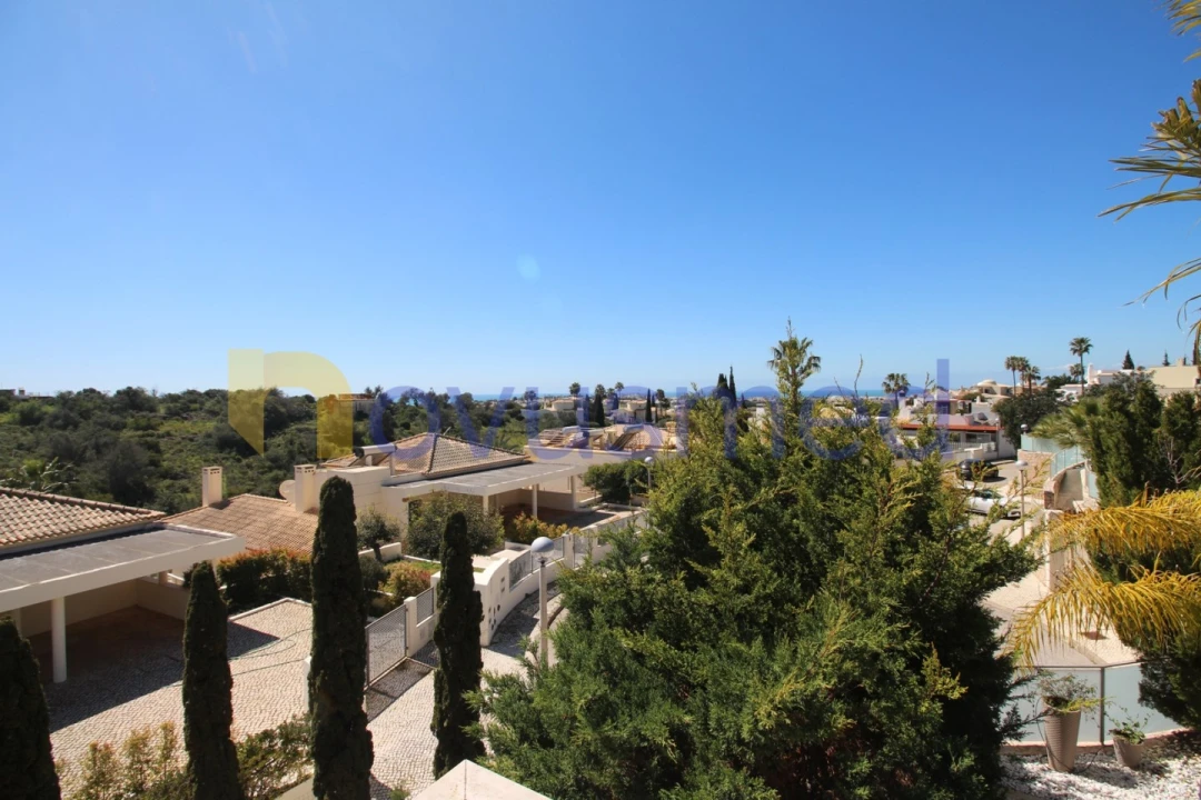 Moradia T4 para Venda em Albufeira e Olhos de Água Foto 30