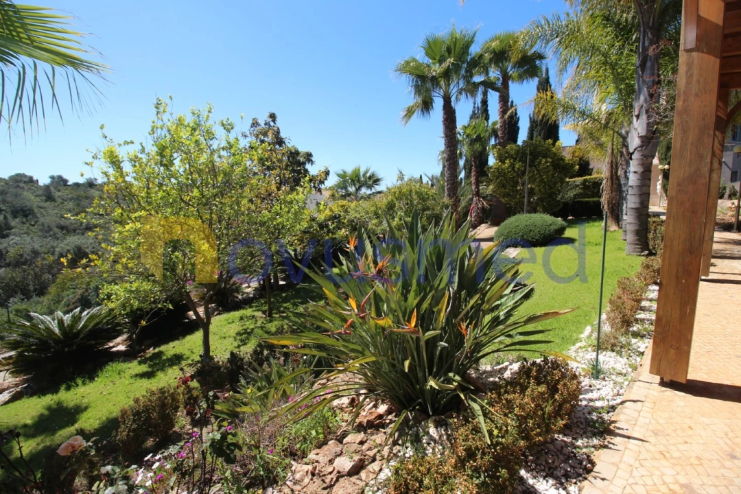 Moradia T4 para Venda em Albufeira e Olhos de Água Foto 38