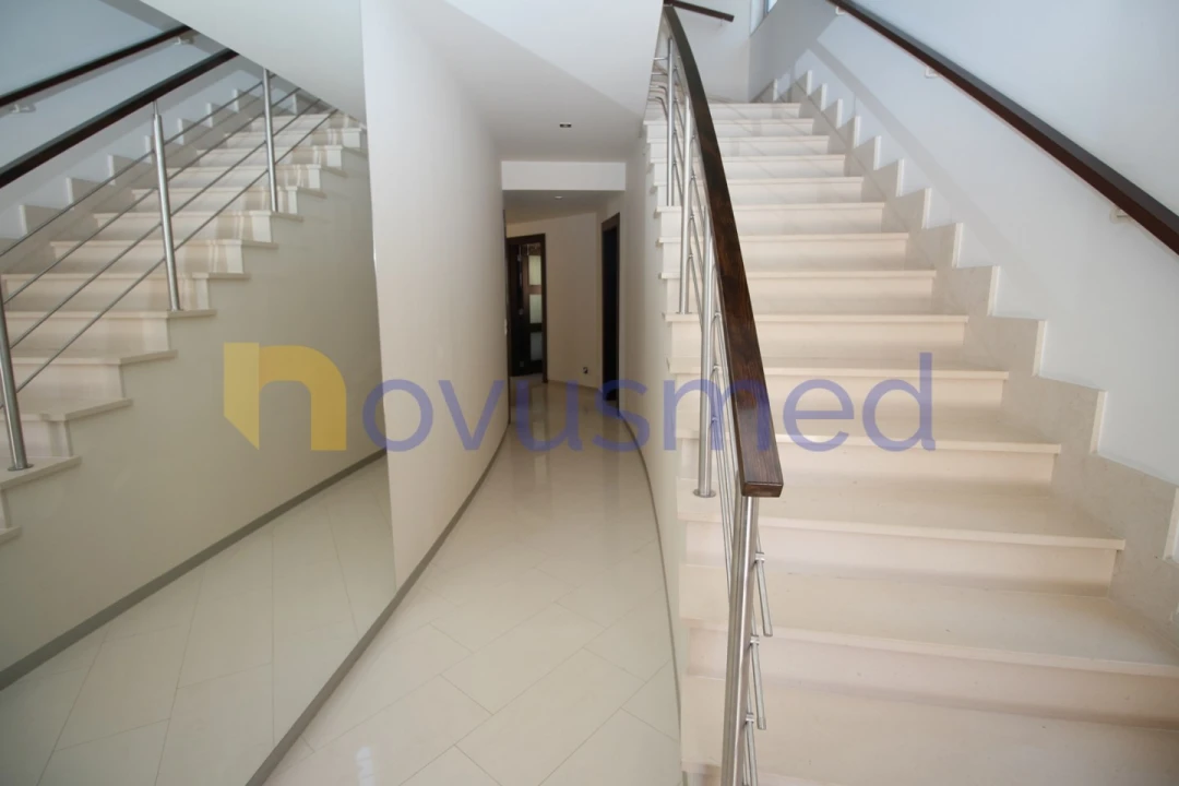 Moradia T4 para Venda em Albufeira e Olhos de Água Foto 43