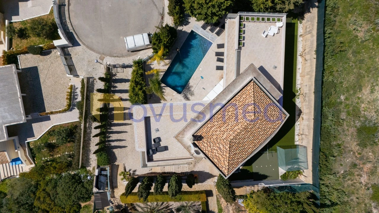 Moradia T4 para Venda em Albufeira e Olhos de Água Foto 5