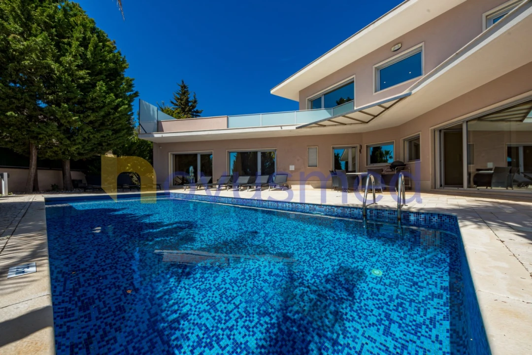 Moradia T4 para Venda em Albufeira e Olhos de Água Foto 2