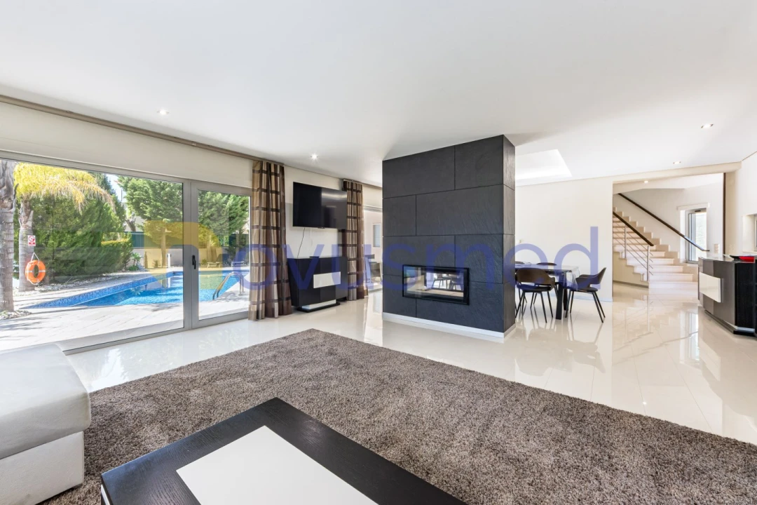 Moradia T4 para Venda em Albufeira e Olhos de Água Foto 11