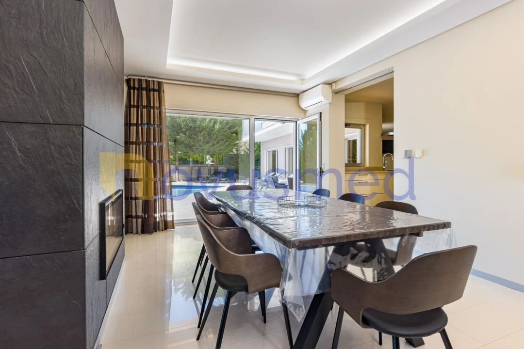 Moradia T4 para Venda em Albufeira e Olhos de Água Foto 8