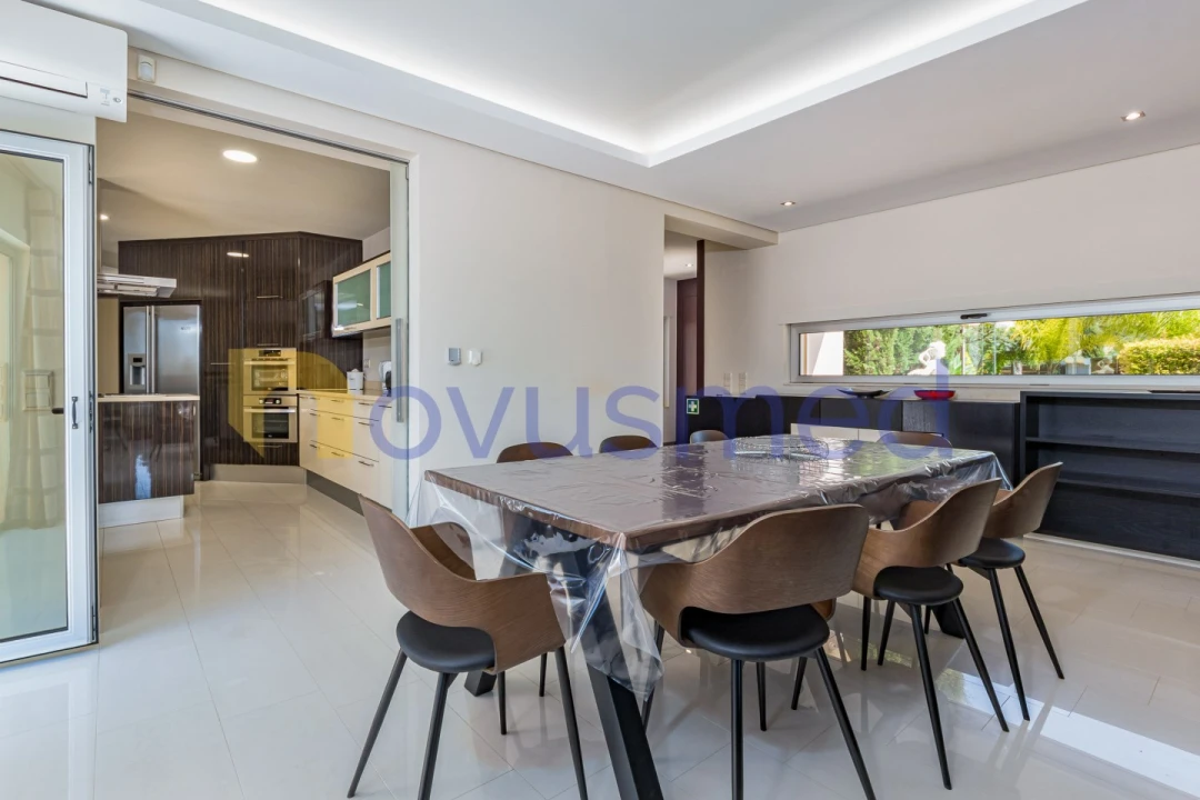 Moradia T4 para Venda em Albufeira e Olhos de Água Foto 6