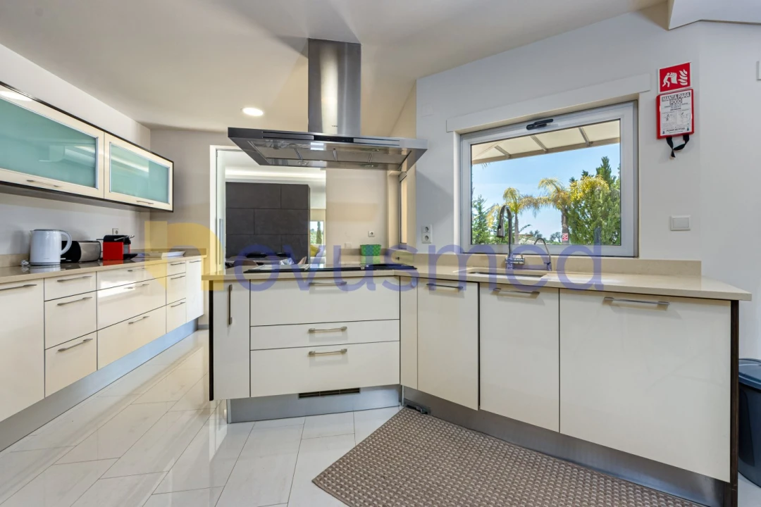 Moradia T4 para Venda em Albufeira e Olhos de Água Foto 15