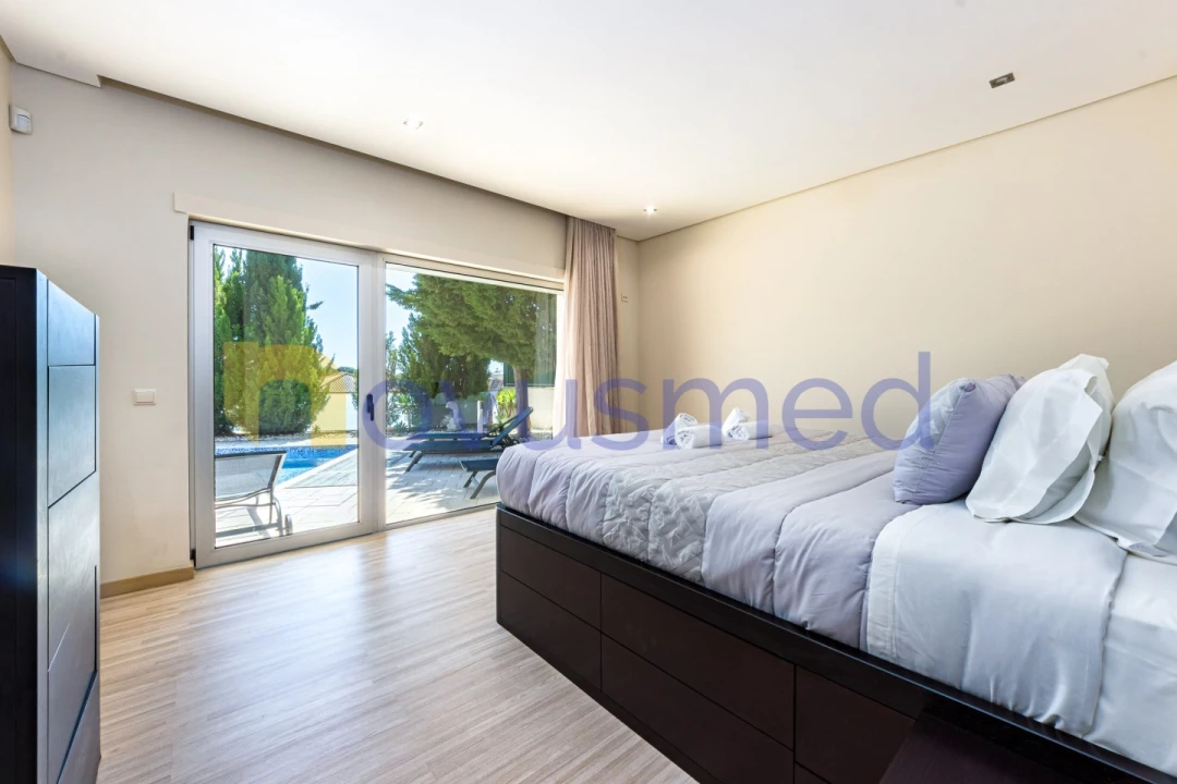 Moradia T4 para Venda em Albufeira e Olhos de Água Foto 16