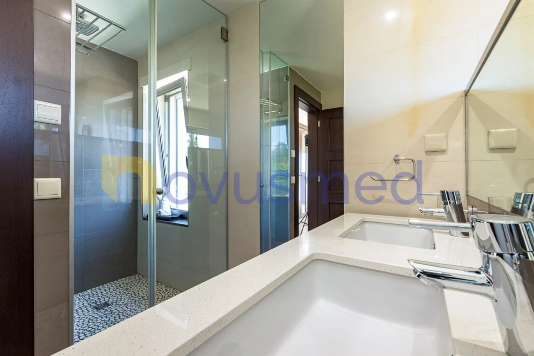 Moradia T4 para Venda em Albufeira e Olhos de Água Foto 70