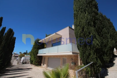 Moradia T4 para Venda em Albufeira e Olhos de Água