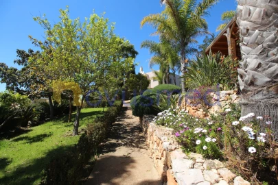 Moradia T4 para Venda em Albufeira e Olhos de Água