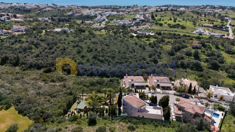 Moradia T4 para Venda em Albufeira e Olhos de Água