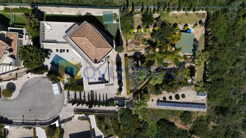 Moradia T4 para Venda em Albufeira e Olhos de Água