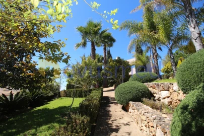 Moradia T4 para Venda em Albufeira e Olhos de Água