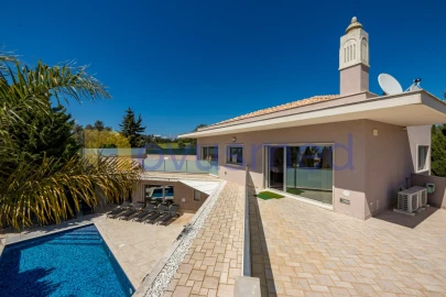 Moradia T4 para Venda em Albufeira e Olhos de Água
