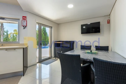 Moradia T4 para Venda em Albufeira e Olhos de Água