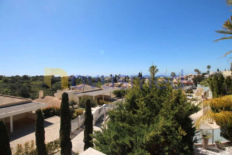 Moradia T4 para Venda em Albufeira e Olhos de Água Foto 30