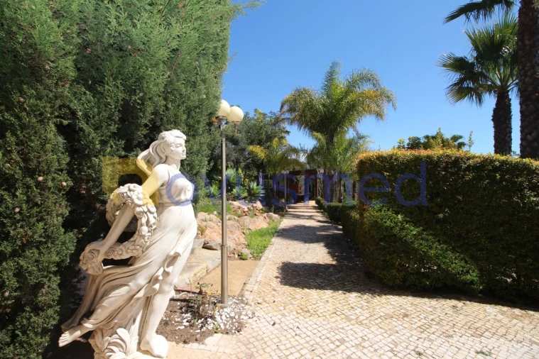 Moradia T4 para Venda em Albufeira e Olhos de Água Foto 36