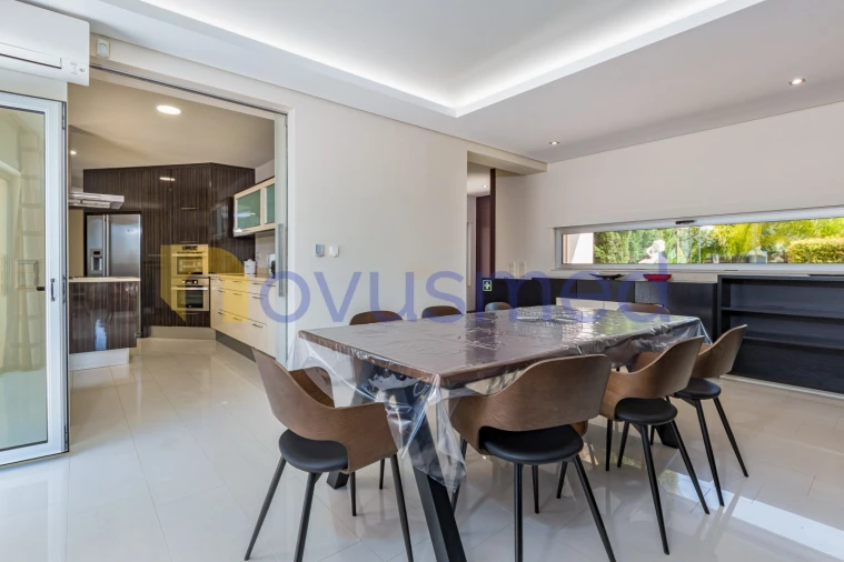 Moradia T4 para Venda em Albufeira e Olhos de Água Foto 6