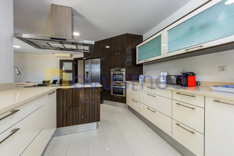 Moradia T4 para Venda em Albufeira e Olhos de Água Foto 14