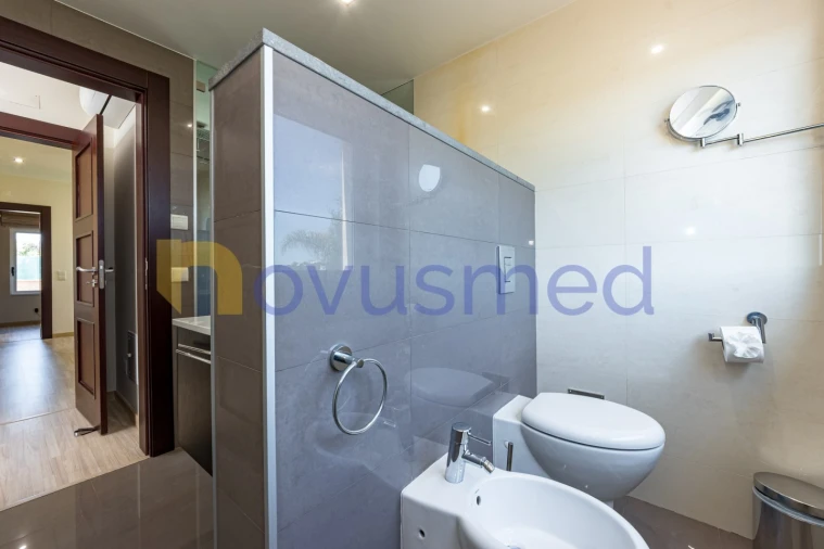 Moradia T4 para Venda em Albufeira e Olhos de Água Foto 27