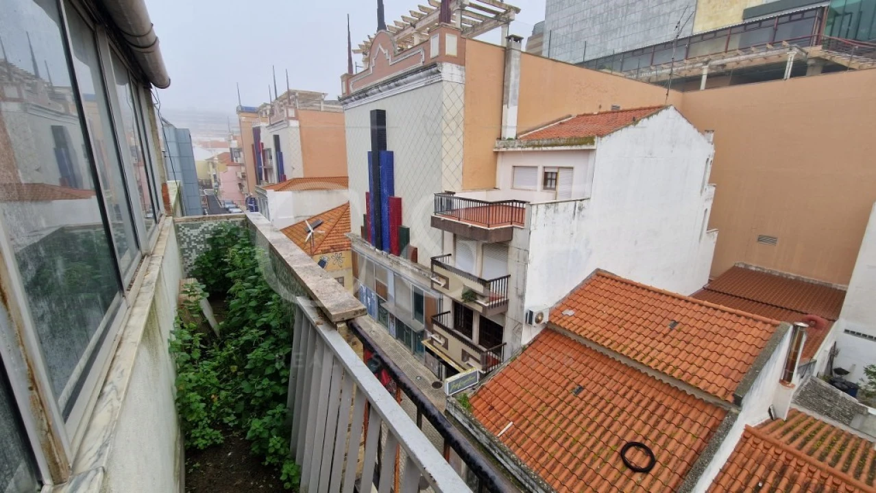 Apartamento T2 para Venda em Vila Franca de Xira Foto 3