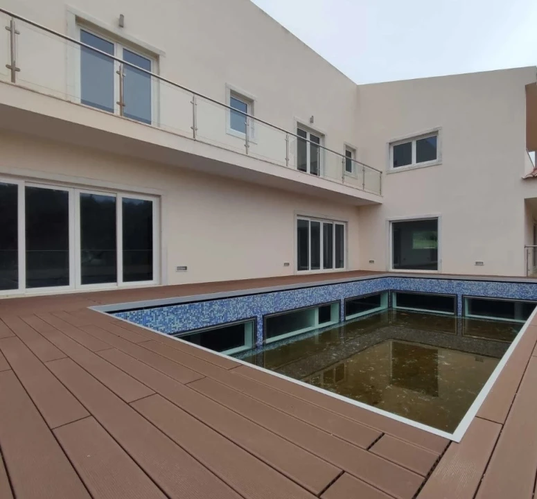 Moradia T4 para Venda em Queluz e Belas Foto 6