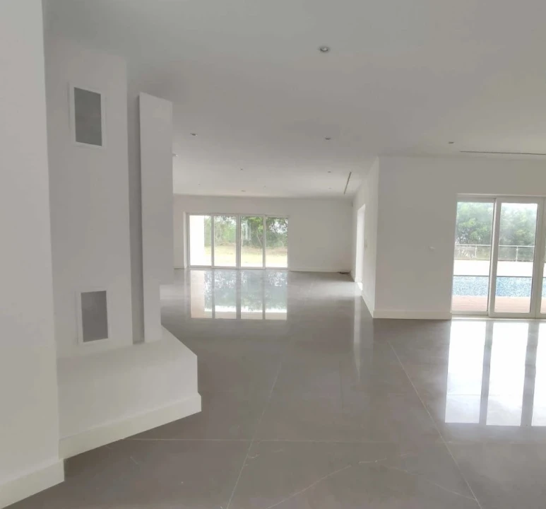 Moradia T4 para Venda em Queluz e Belas Foto 8