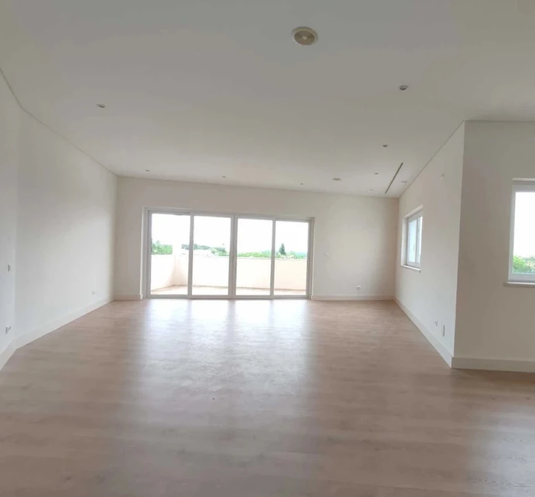 Moradia T4 para Venda em Queluz e Belas Foto 26