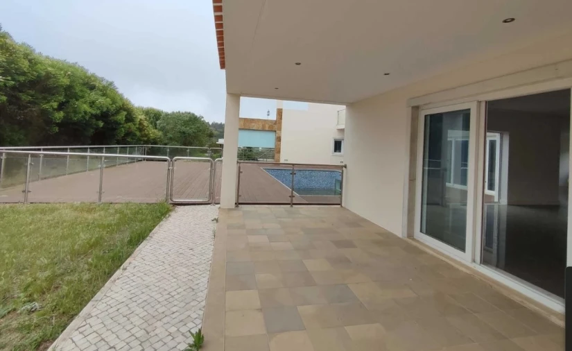 Moradia T4 para Venda em Queluz e Belas Foto 2