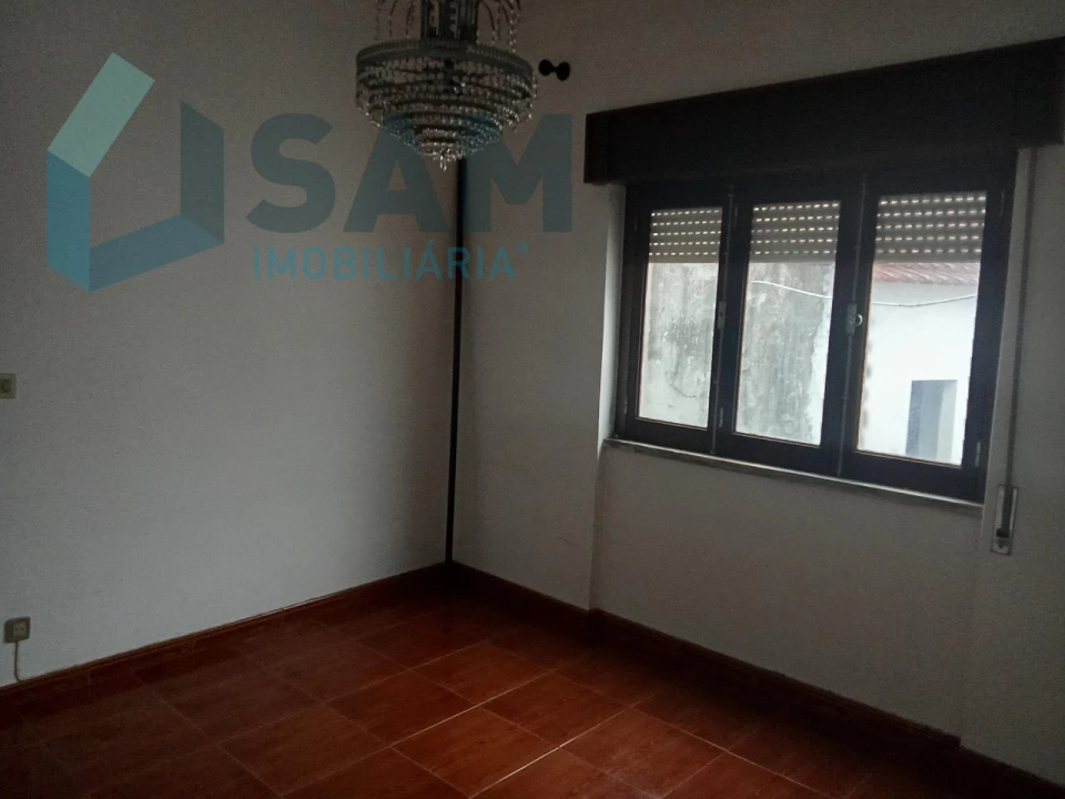 Moradia T2 para Venda em Olhalvo Foto 12