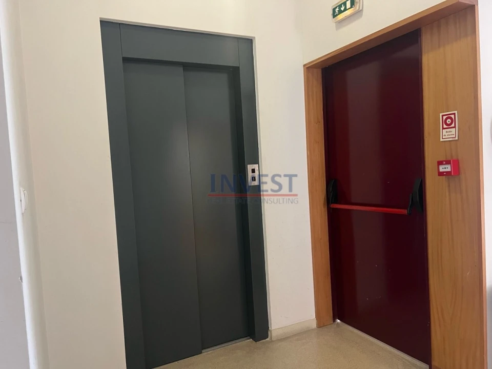 Escritório para Arrendamento em Aldoar, Foz do Douro e Nevogilde Foto 5