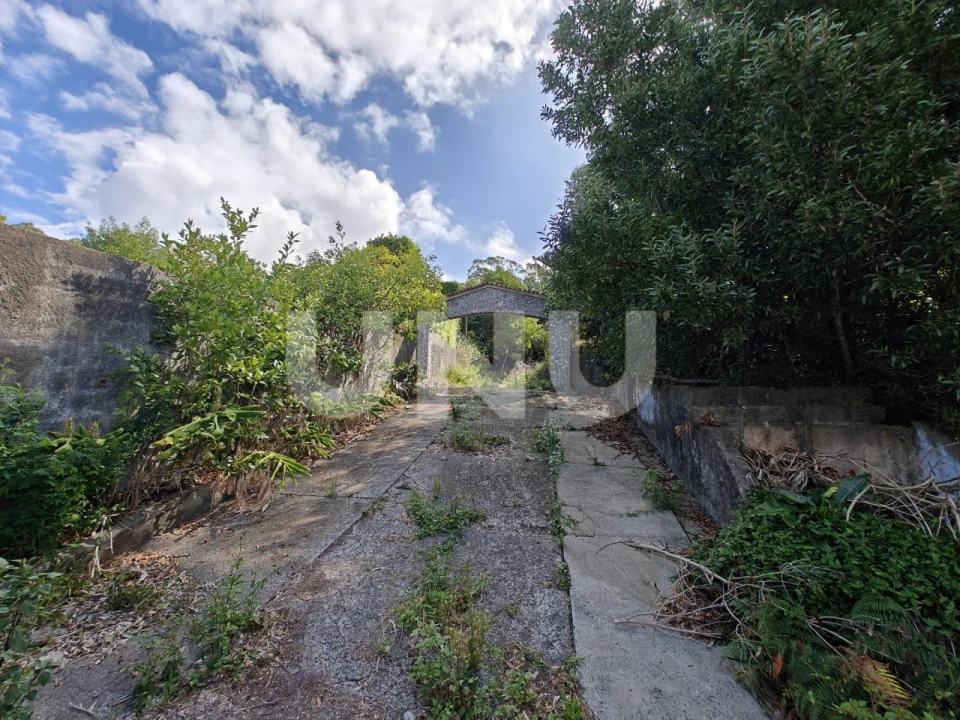 Terreno para Venda em Rabo de Peixe Foto 6