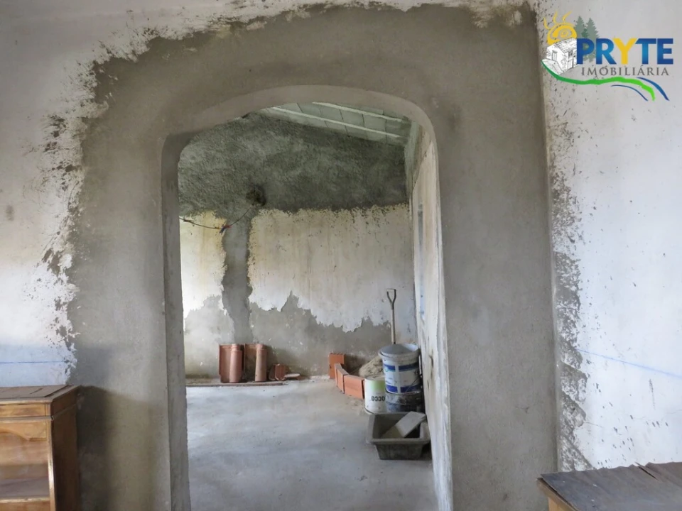 Moradia T2 para Venda em Troviscal Foto 4