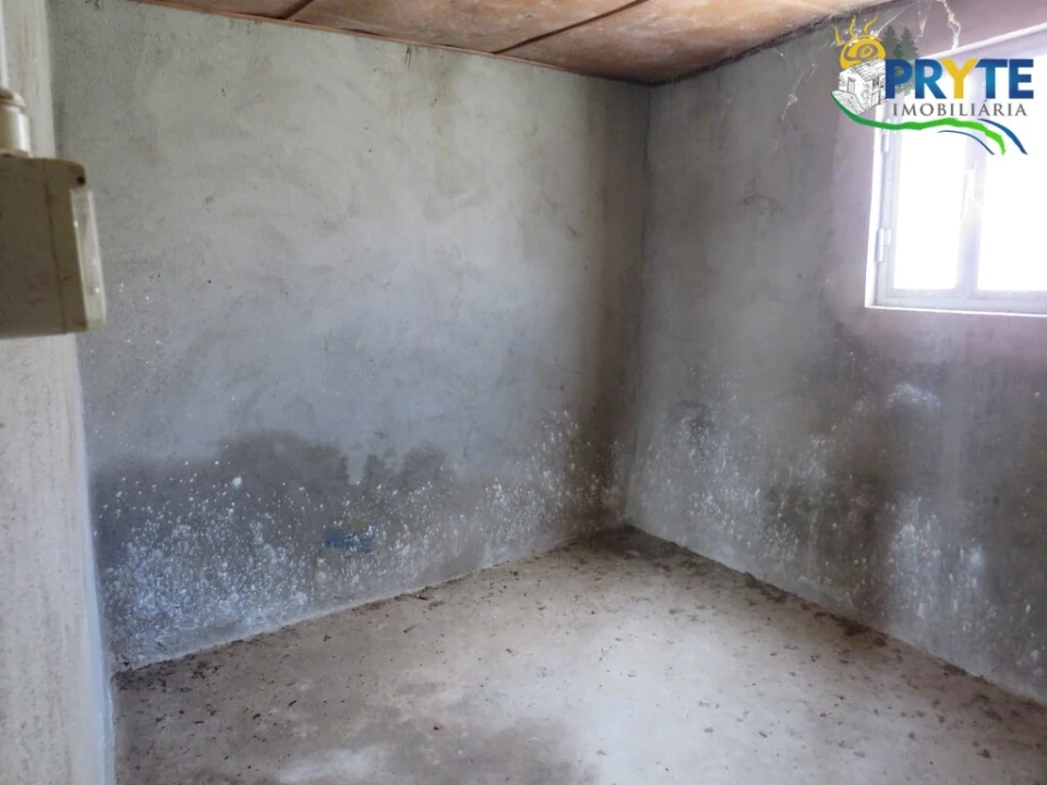 Moradia T2 para Venda em Troviscal Foto 11