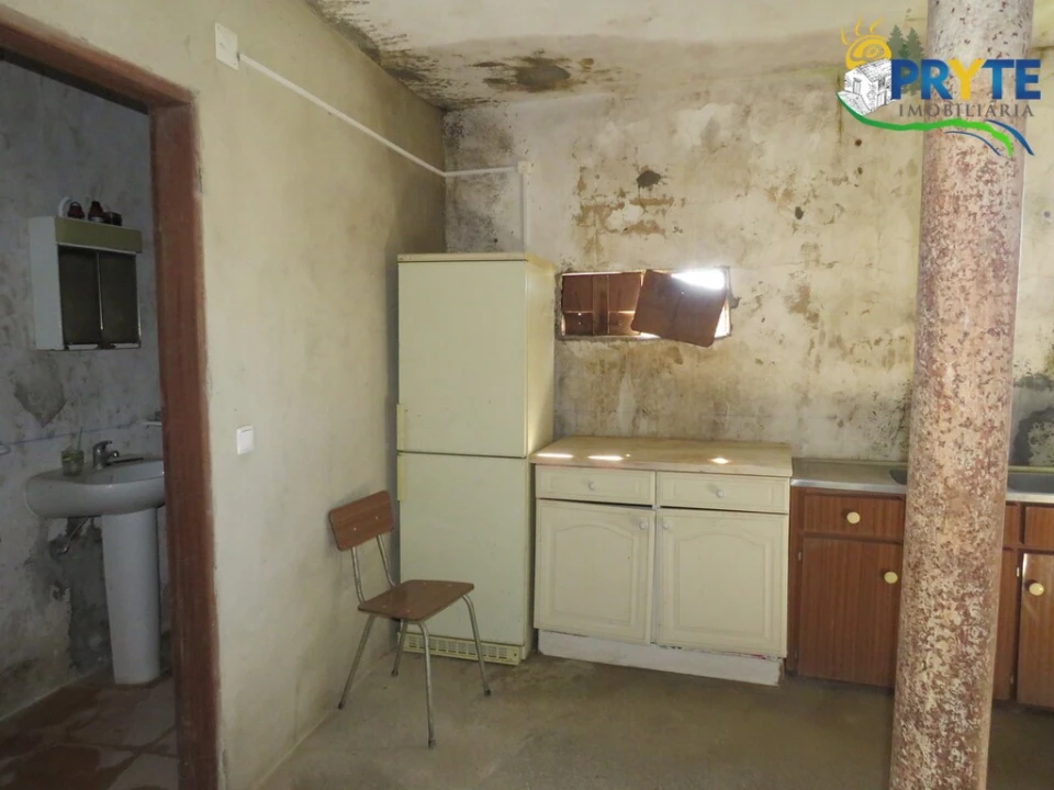 Moradia T2 para Venda em Troviscal Foto 14