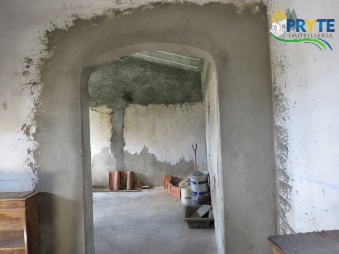 Moradia T2 para Venda em Troviscal Foto 4