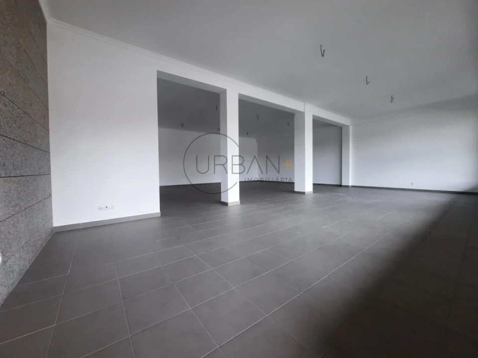 Loja para Venda em Leomil Foto 2