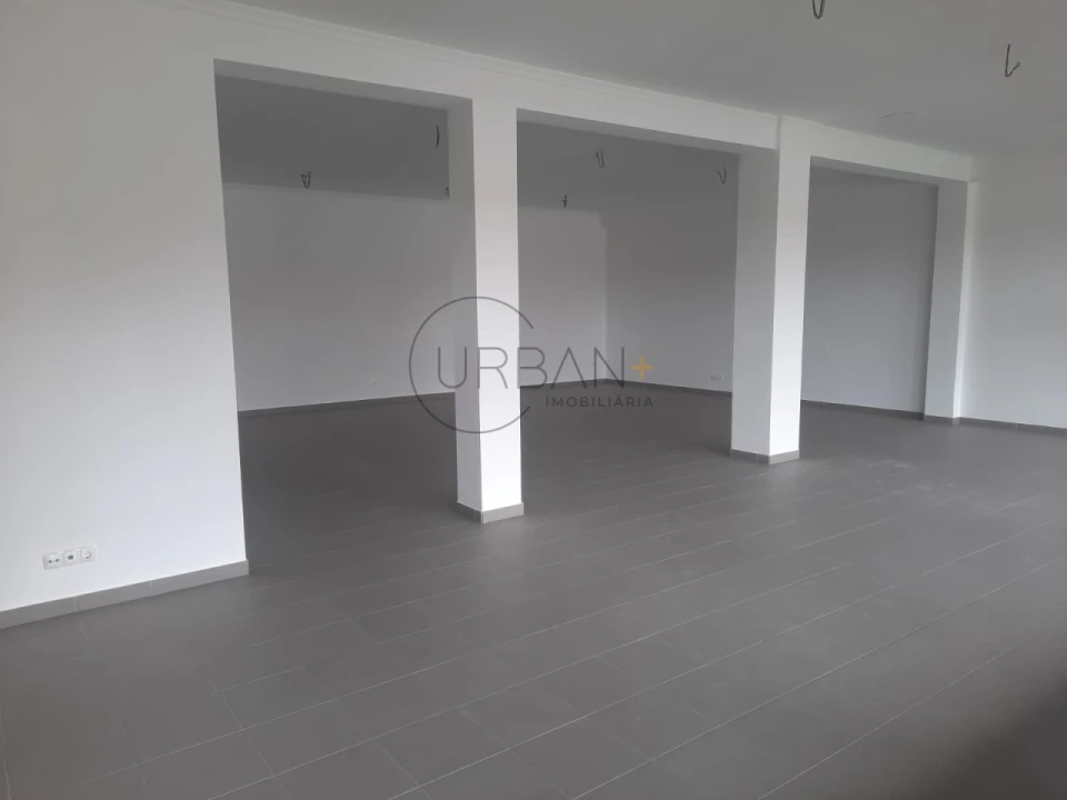 Loja para Venda em Leomil Foto 3