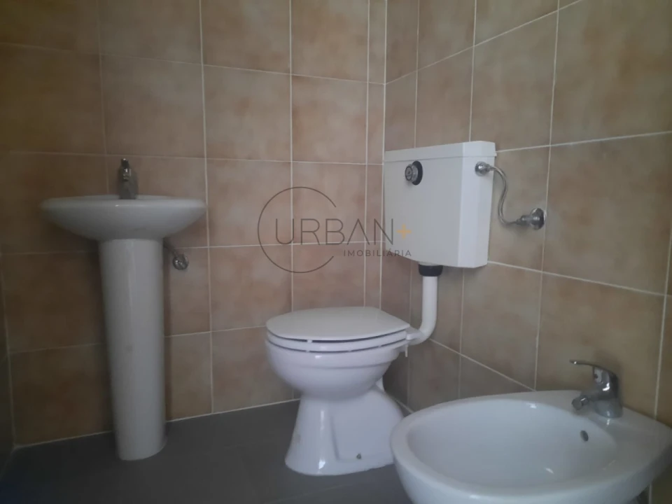 Loja para Venda em Leomil Foto 6