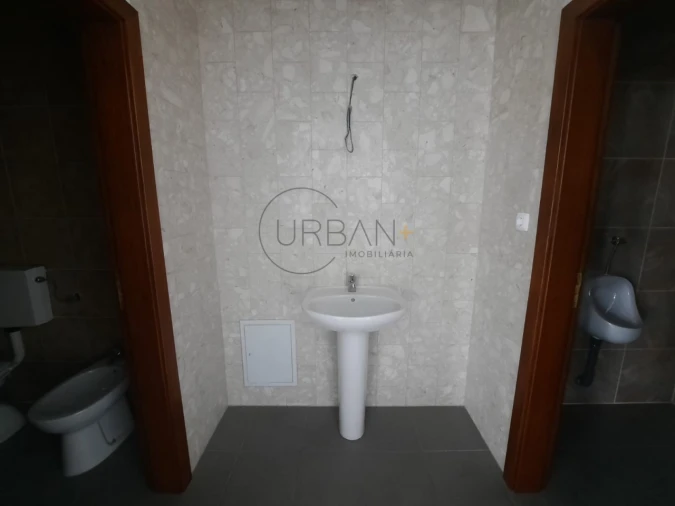 Loja para Venda em Leomil Foto 5