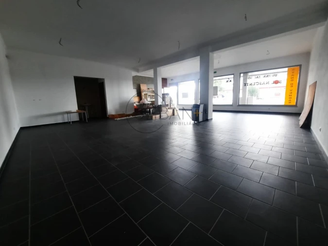 Loja para Venda em Moimenta da Beira