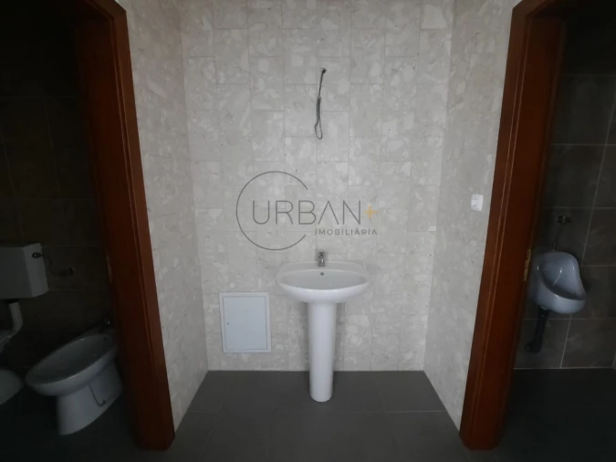 Loja para Venda em Moimenta da Beira Foto 6