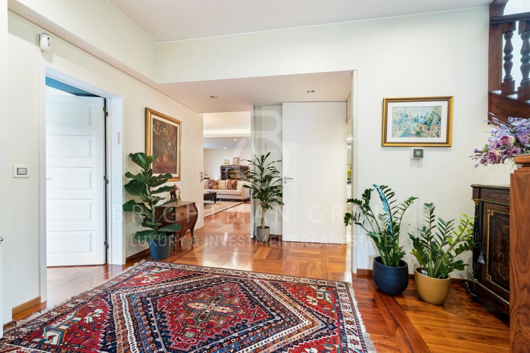 Moradia T6 para Venda em Lordelo do Ouro e Massarelos Foto 3