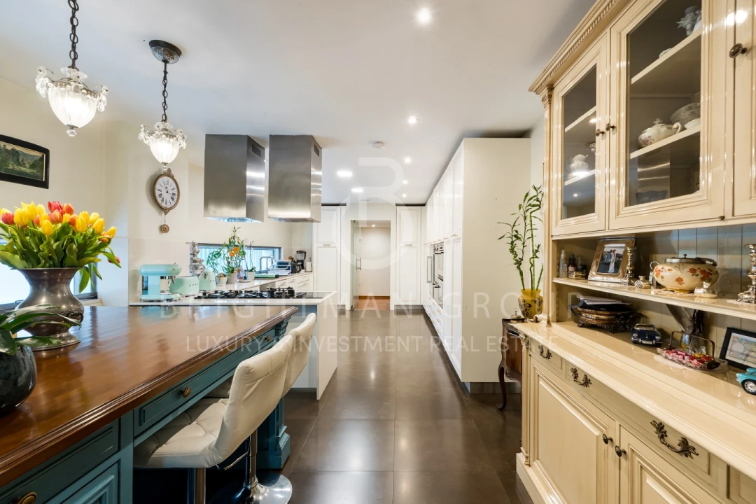 Moradia T6 para Venda em Lordelo do Ouro e Massarelos Foto 7